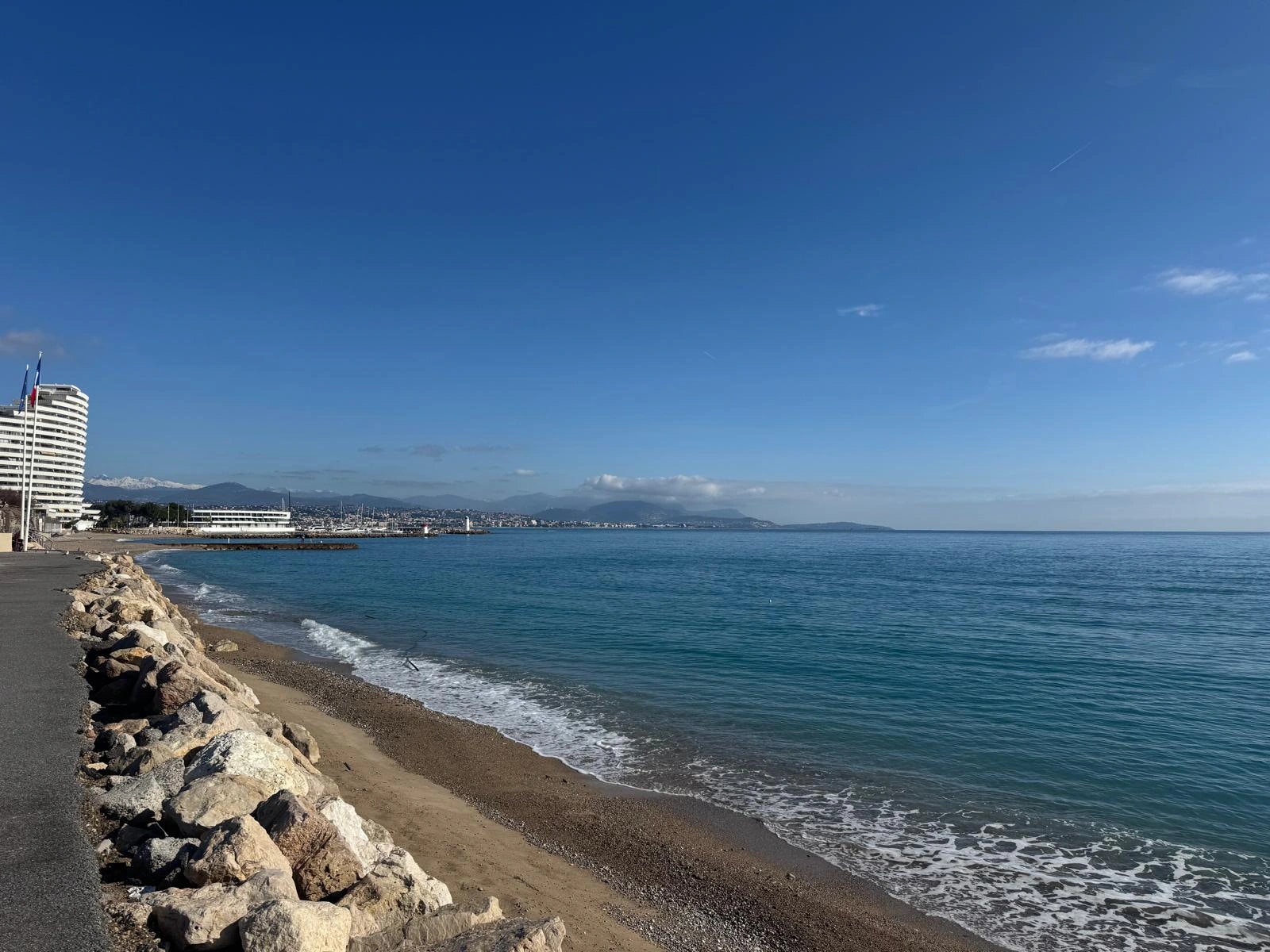 Photo : Antibes — Bord de mer